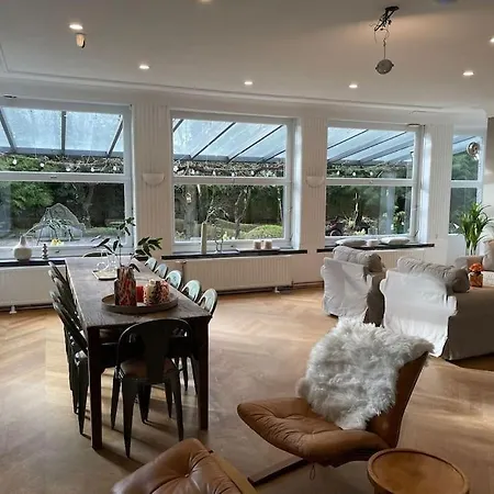 Ganze Chateau Thor - Bis Zu 22 Personen Lontzen