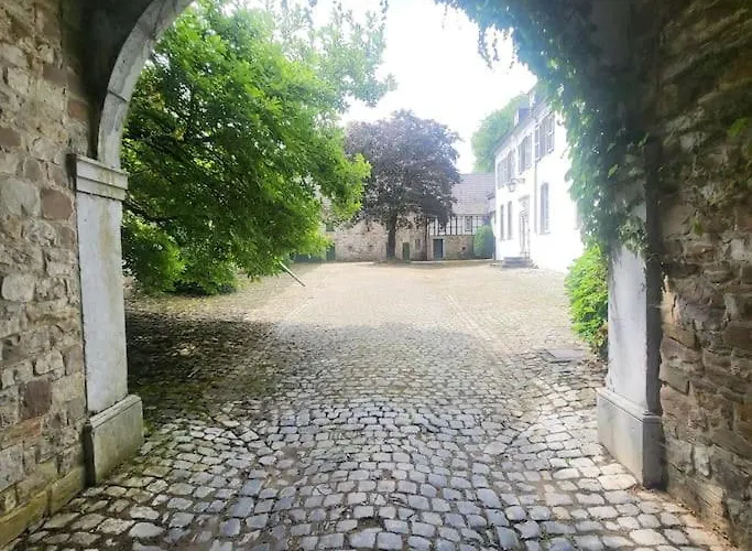 Ganze Chateau Thor - Bis Zu 22 Personen Villa